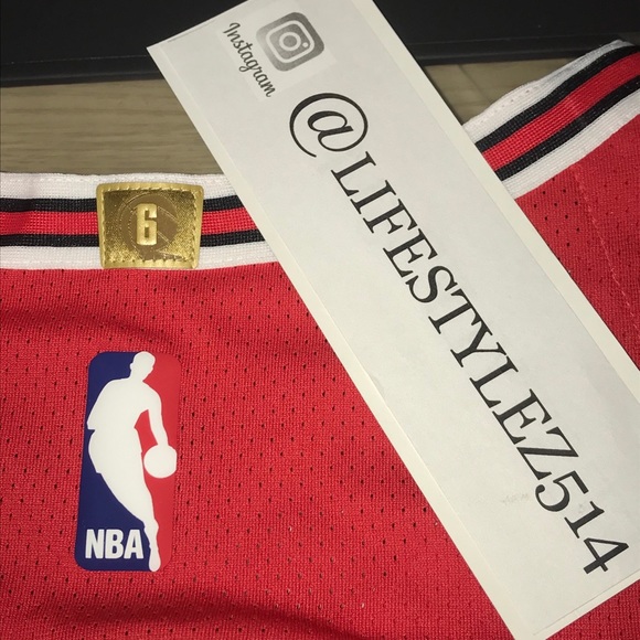 Michael Jordan Jersey - Picture 8 of 10